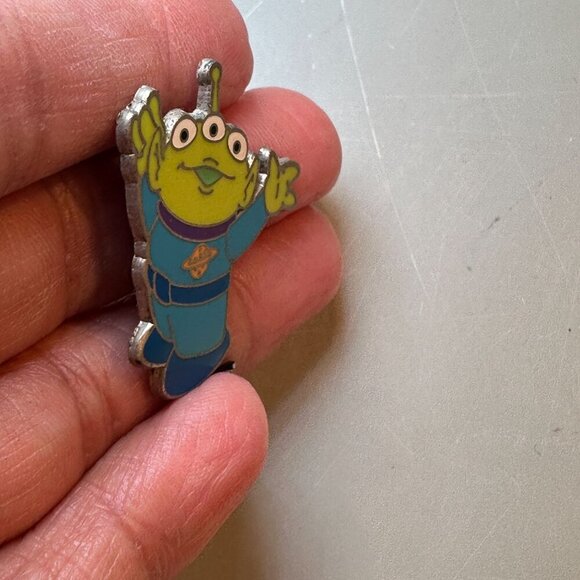 Disney Little Green Men Trading Pin Astor Blaster Framed Set Toy Story 78359 - Picture 3 of 7